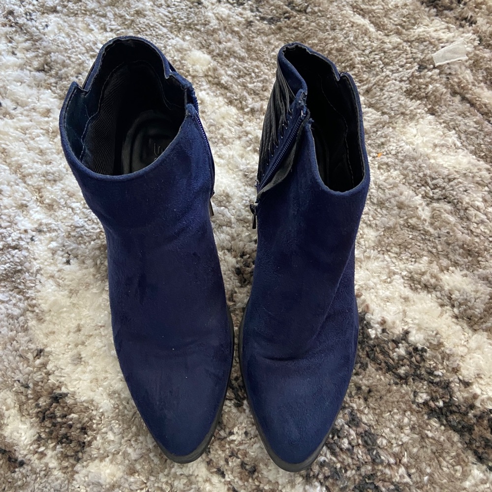 Blue 2” boots size 7 1/2